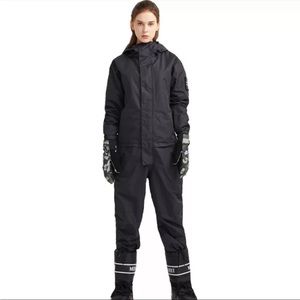 Black One-Piece Snowsuit for Snowboarder & Skiiers